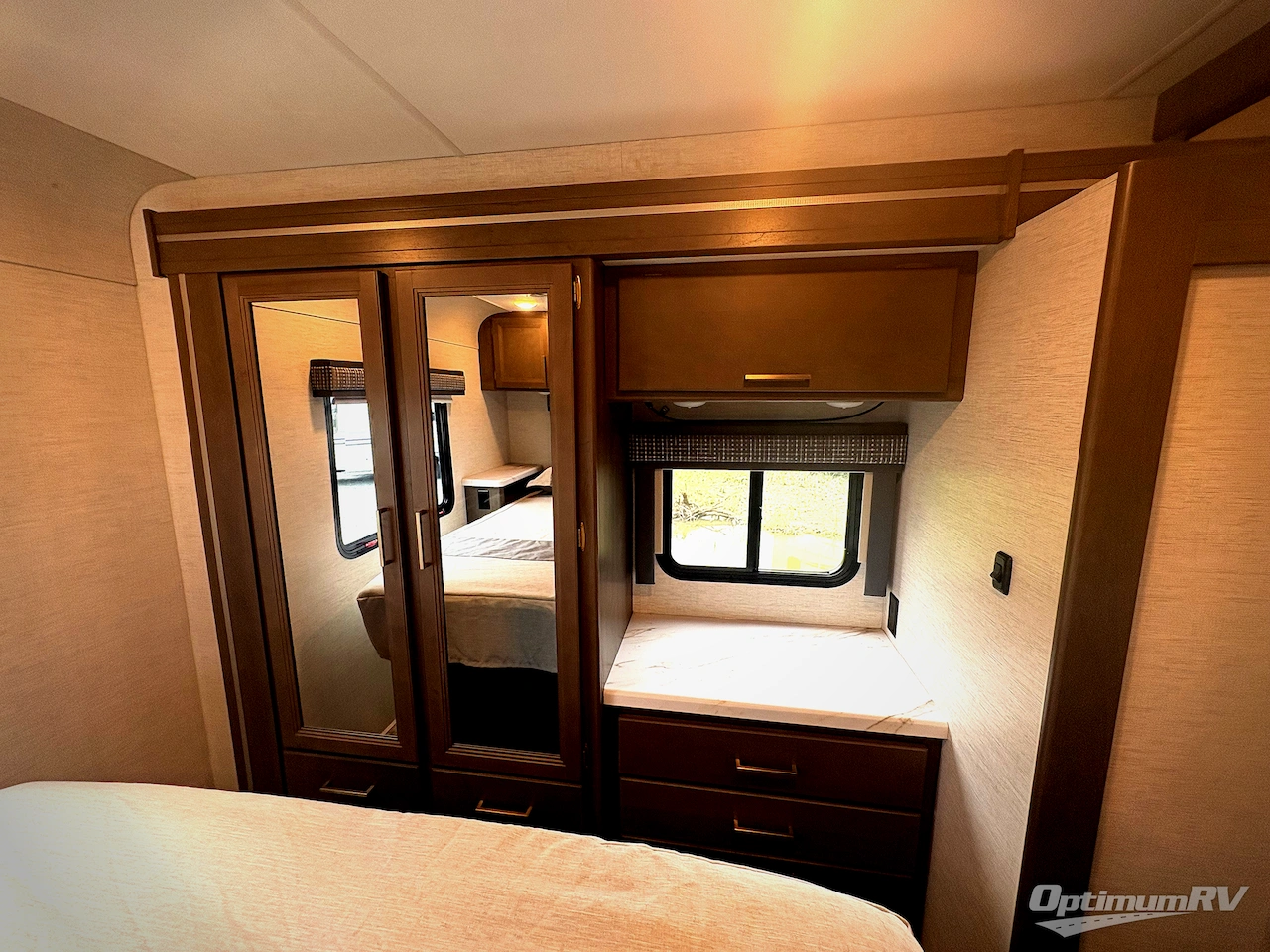 2024 Thor Chateau 31EV Photo 18