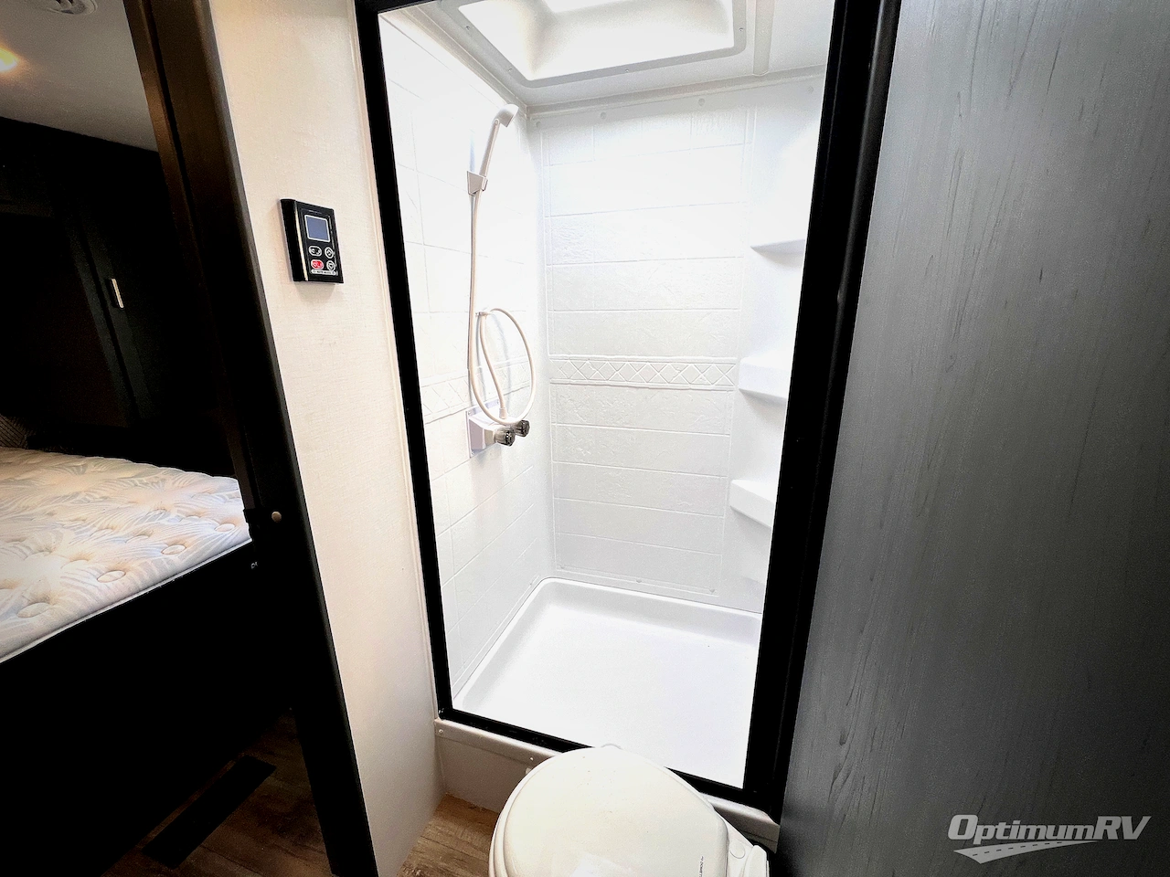 2024 Keystone Bullet Crossfire Double Axle 2530RD Photo 15