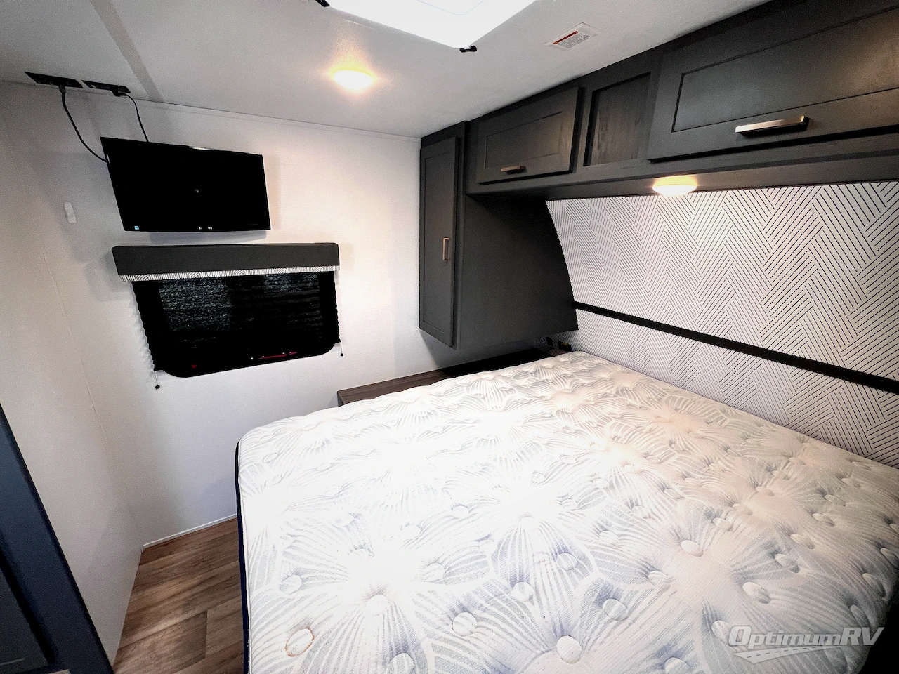 2024 Keystone Bullet Crossfire Double Axle 2530RD Photo 21