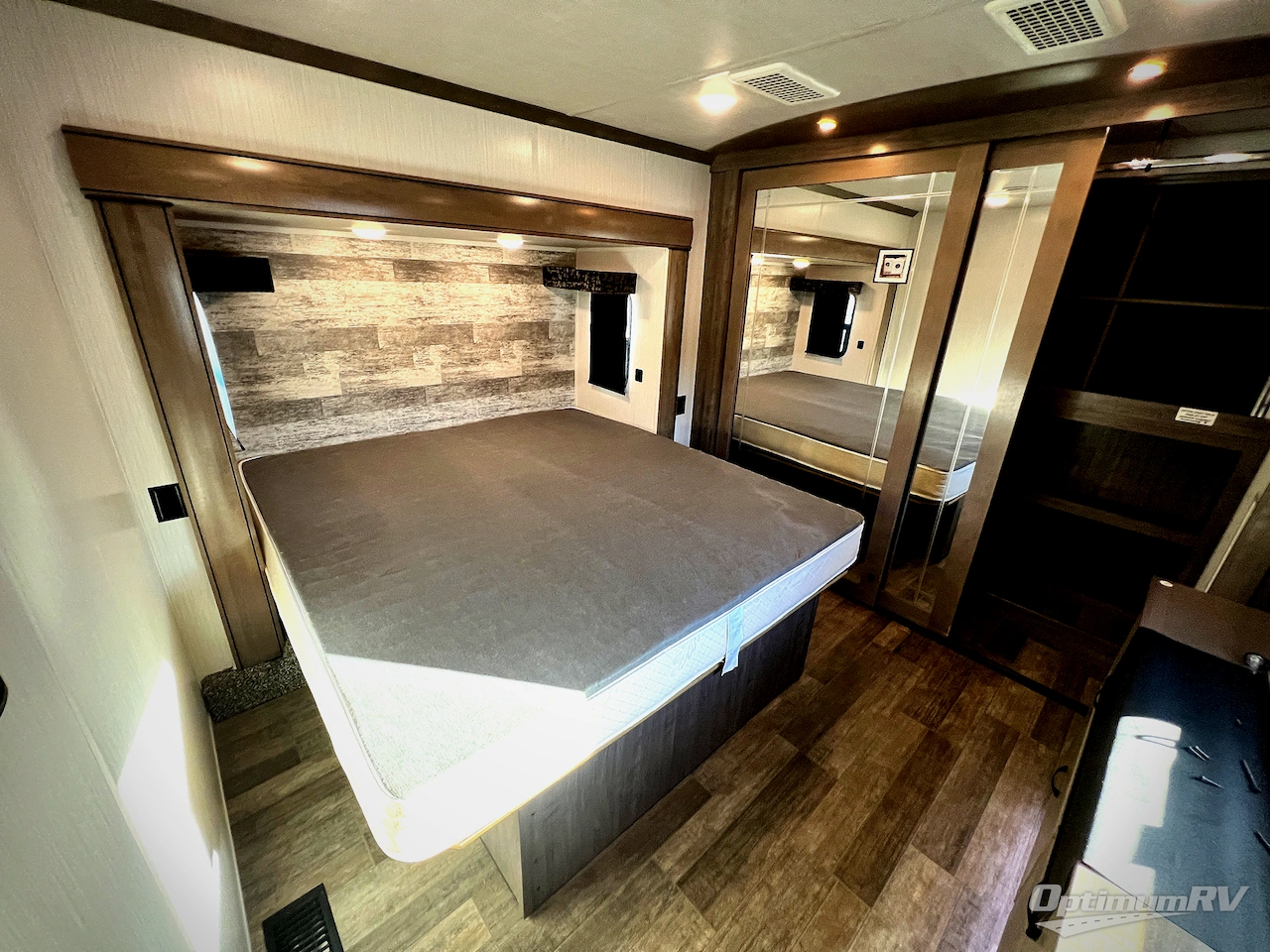 2021 Forest River Cedar Creek 377BH Photo 24