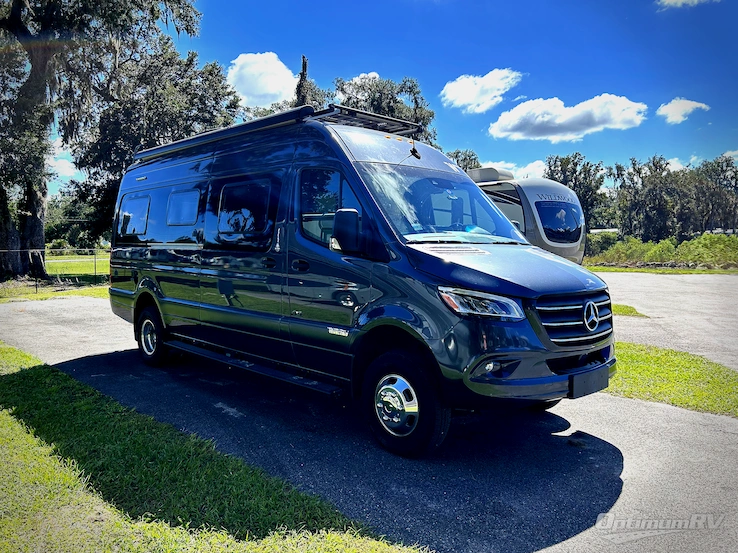 2020 Winnebago Boldt 70 BL RV Photo 1