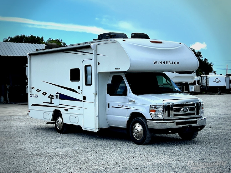 2019 Winnebago Outlook 22C RV Photo 1
