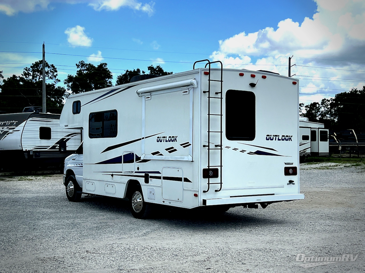2019 Winnebago Outlook 22C Photo 3