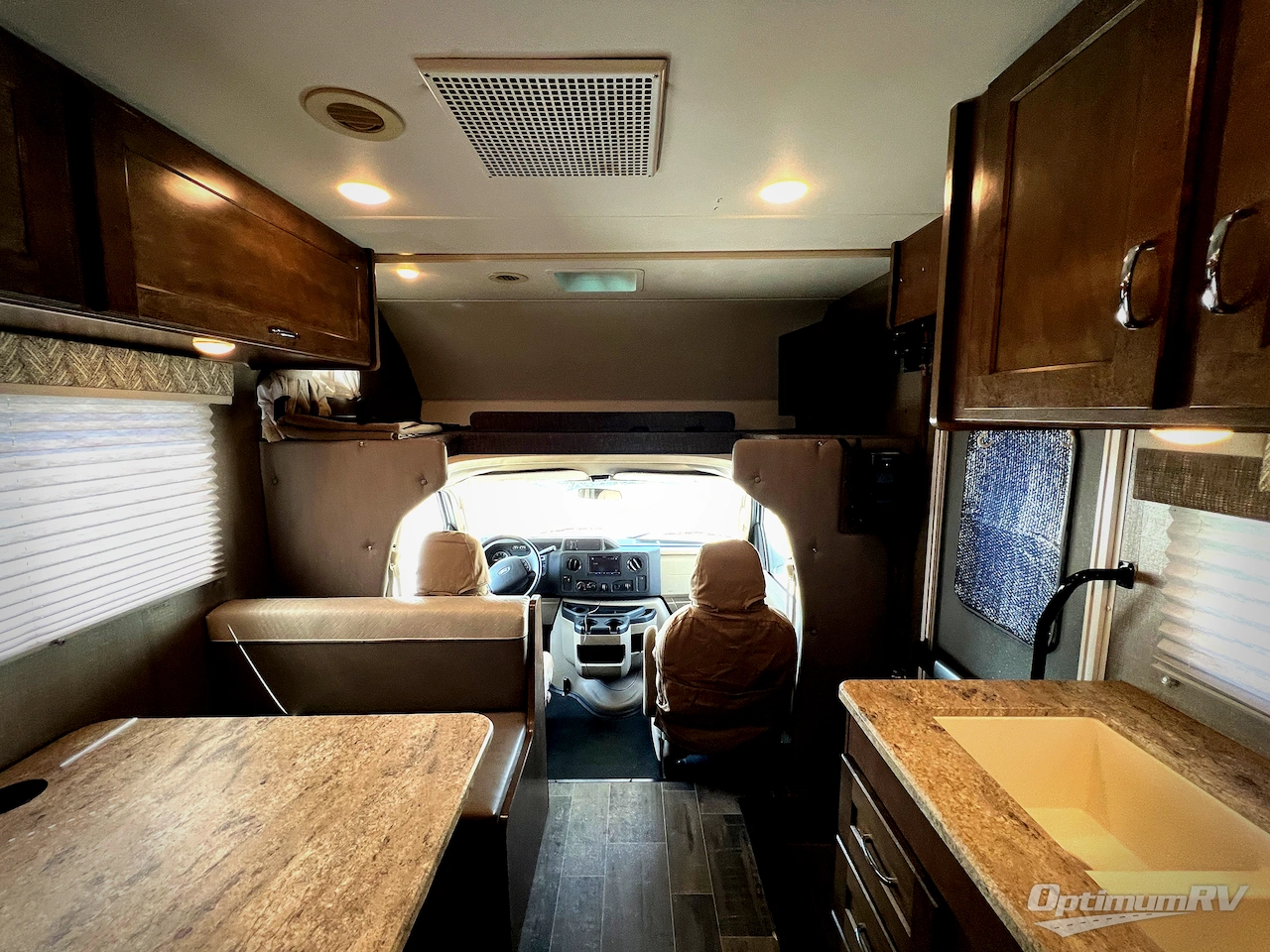 2019 Winnebago Outlook 22C Photo 5