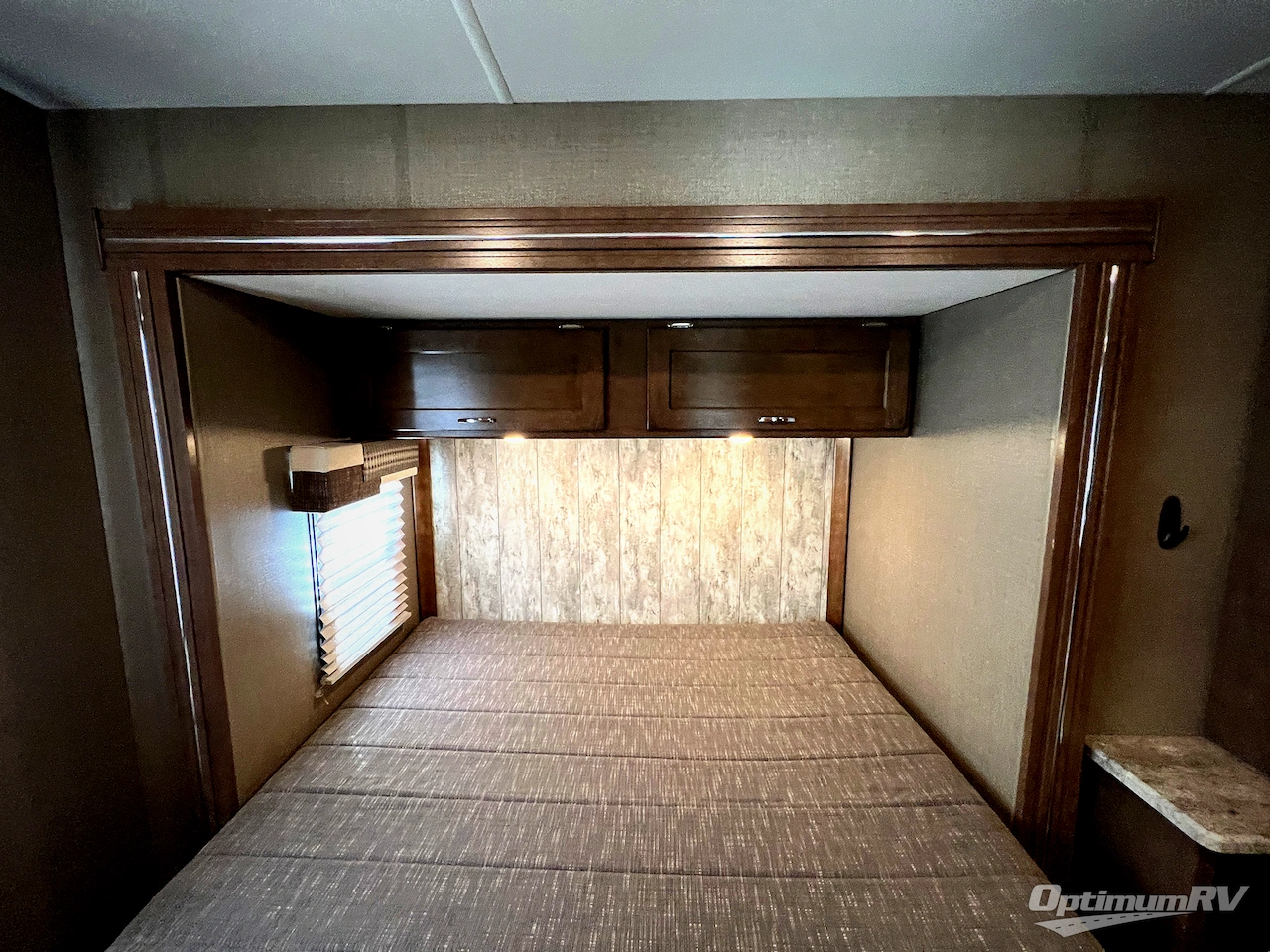 2019 Winnebago Outlook 22C Photo 17