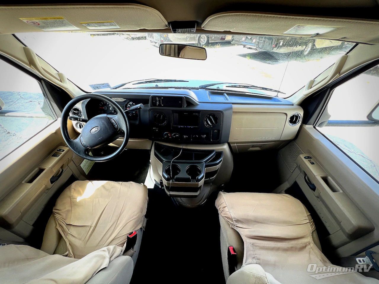 2019 Winnebago Outlook 22C Photo 8