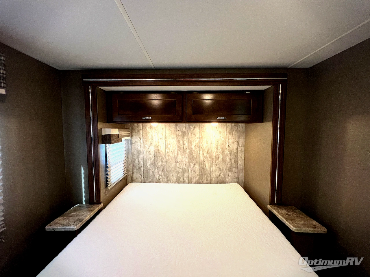 2019 Winnebago Outlook 27D Photo 21