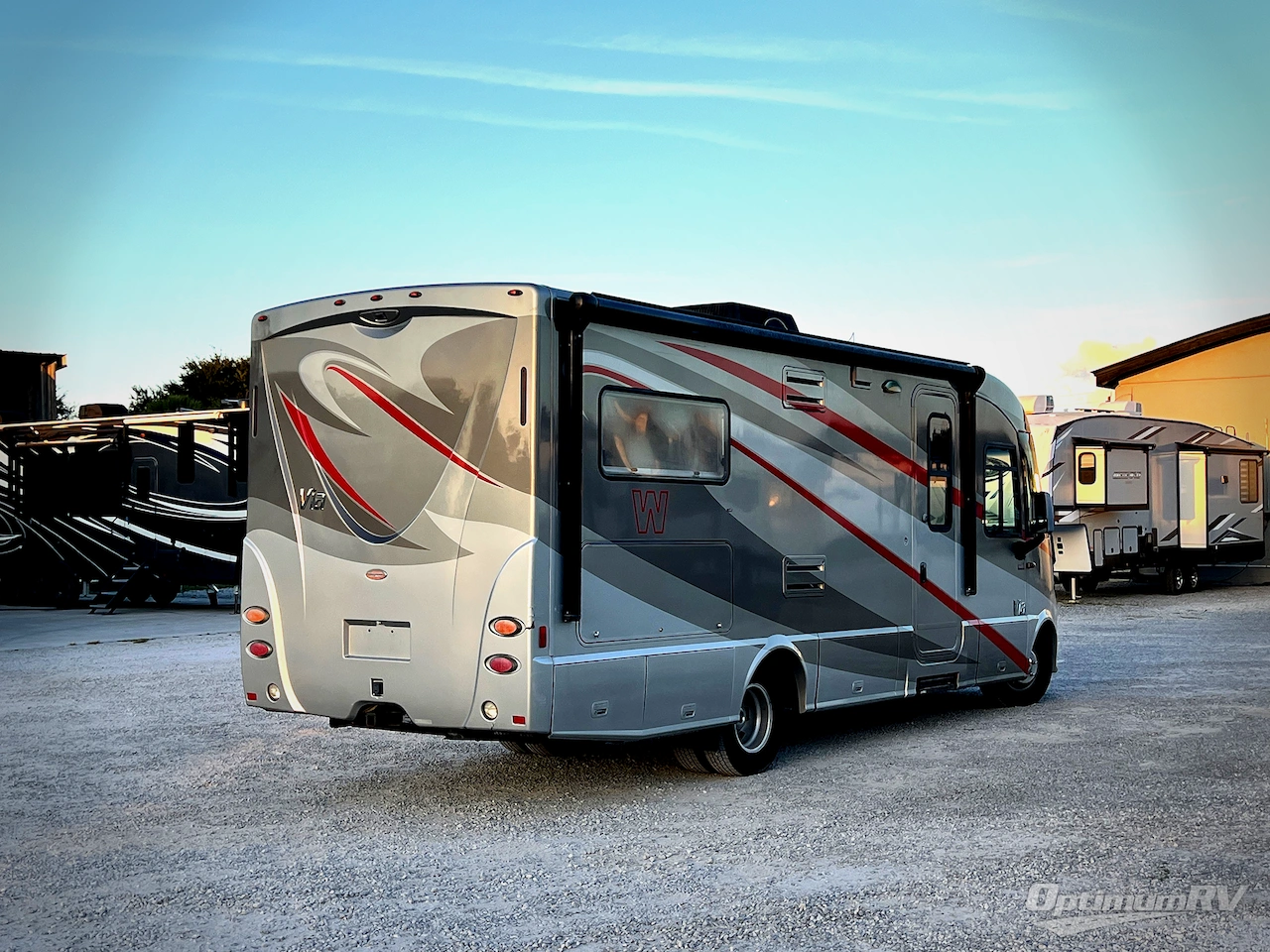 2010 Winnebago Via 25T Photo 2