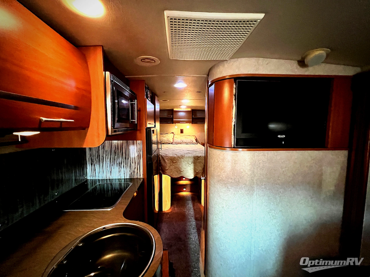 2010 Winnebago Via 25T Photo 4