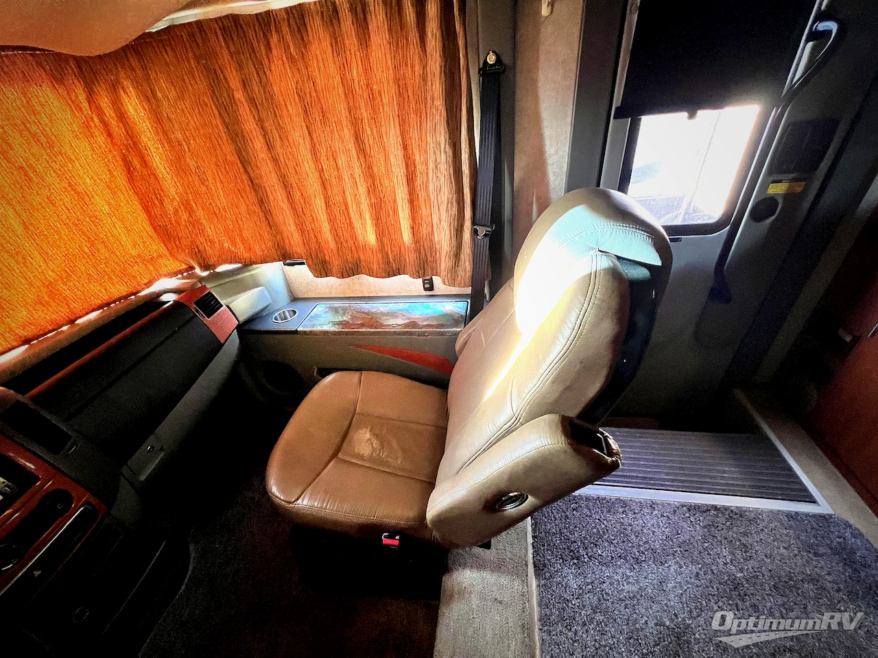 2010 Winnebago Via 25T Photo 8