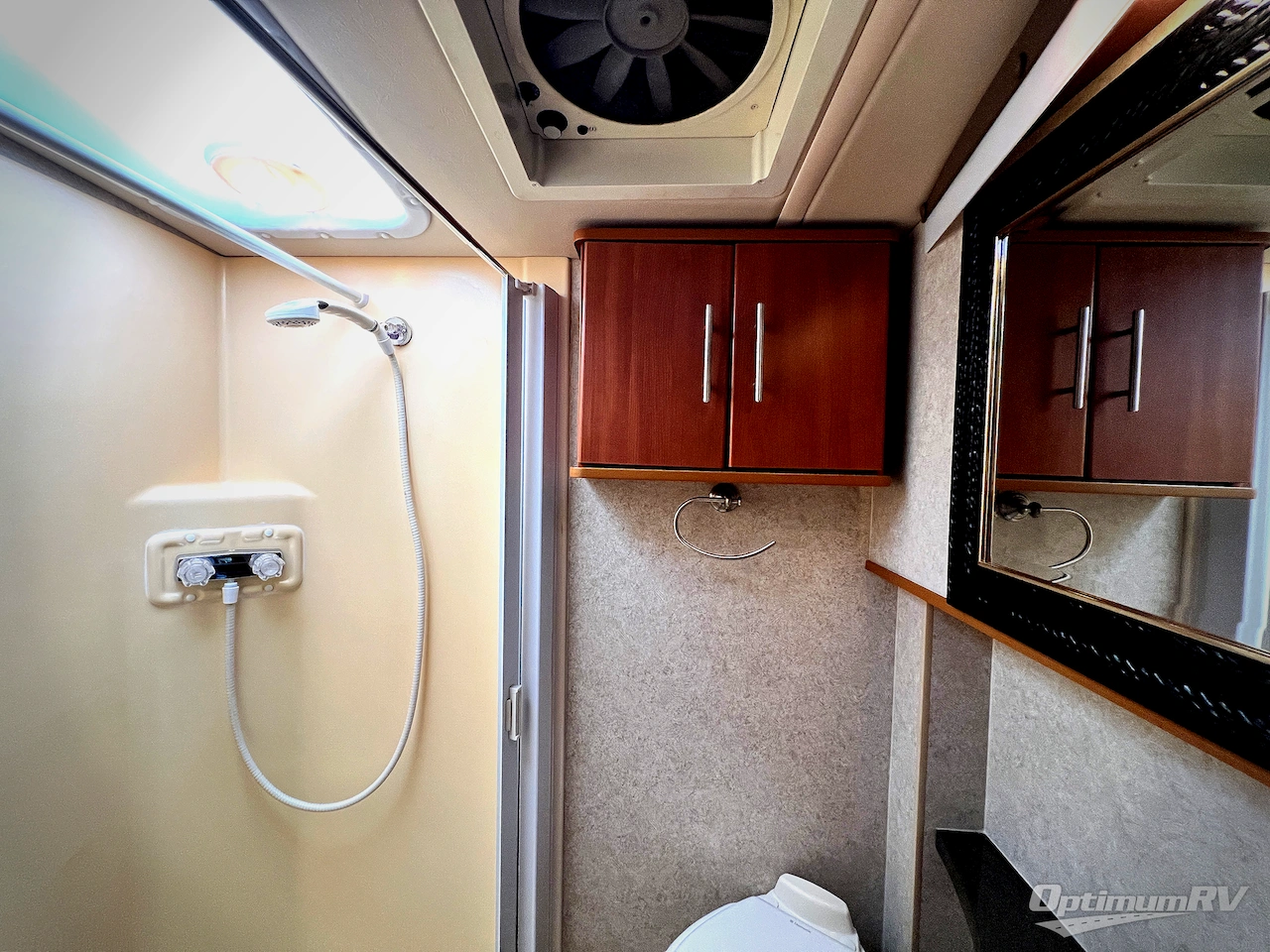 2010 Winnebago Via 25T Photo 16