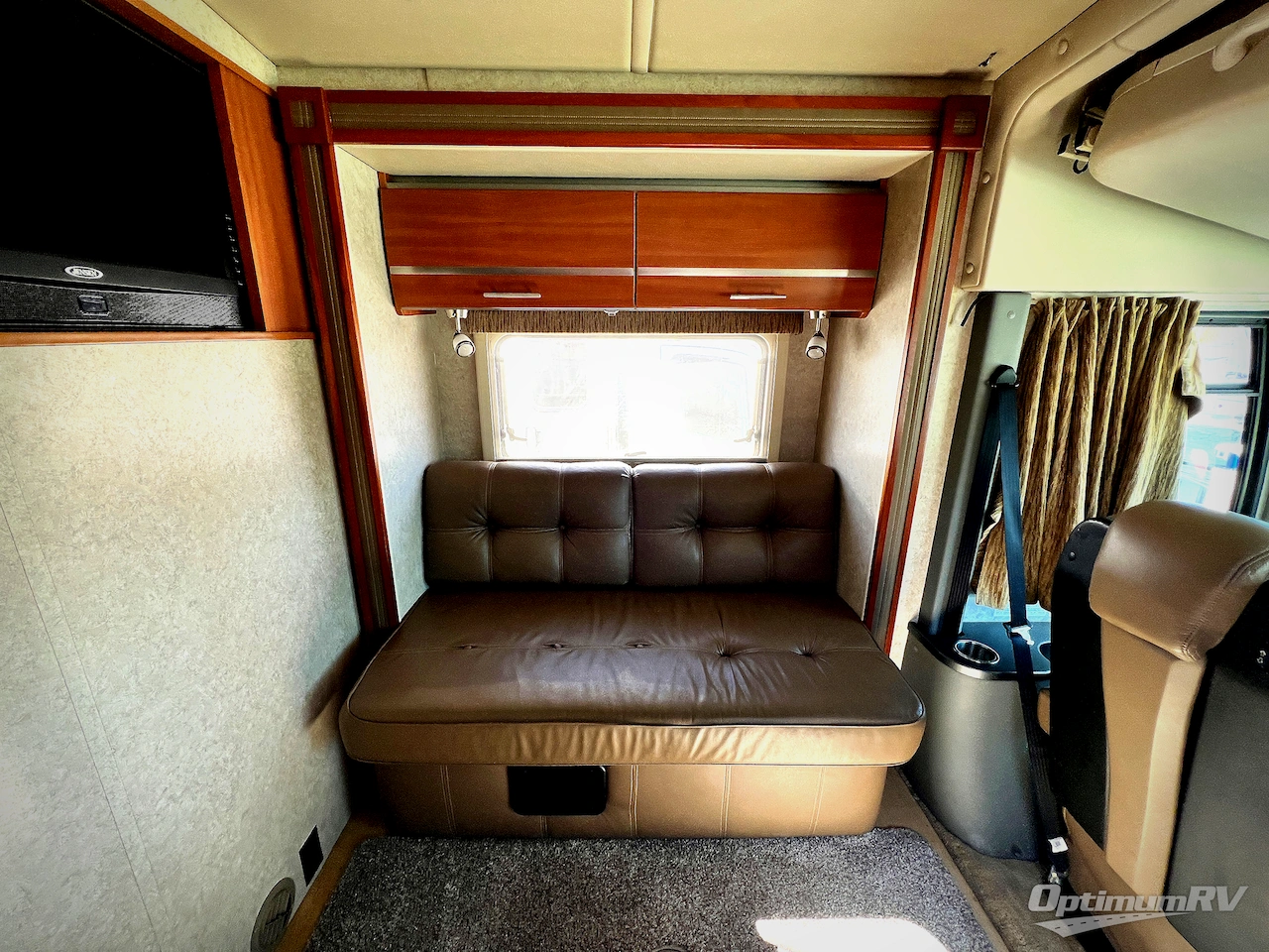 2010 Winnebago Via 25T Photo 9