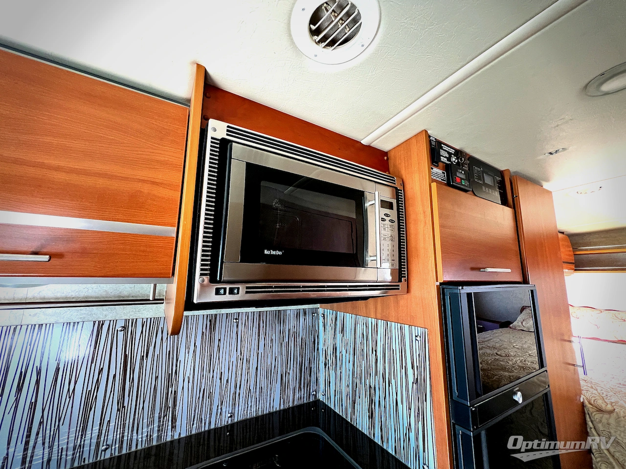 2010 Winnebago Via 25T Photo 13