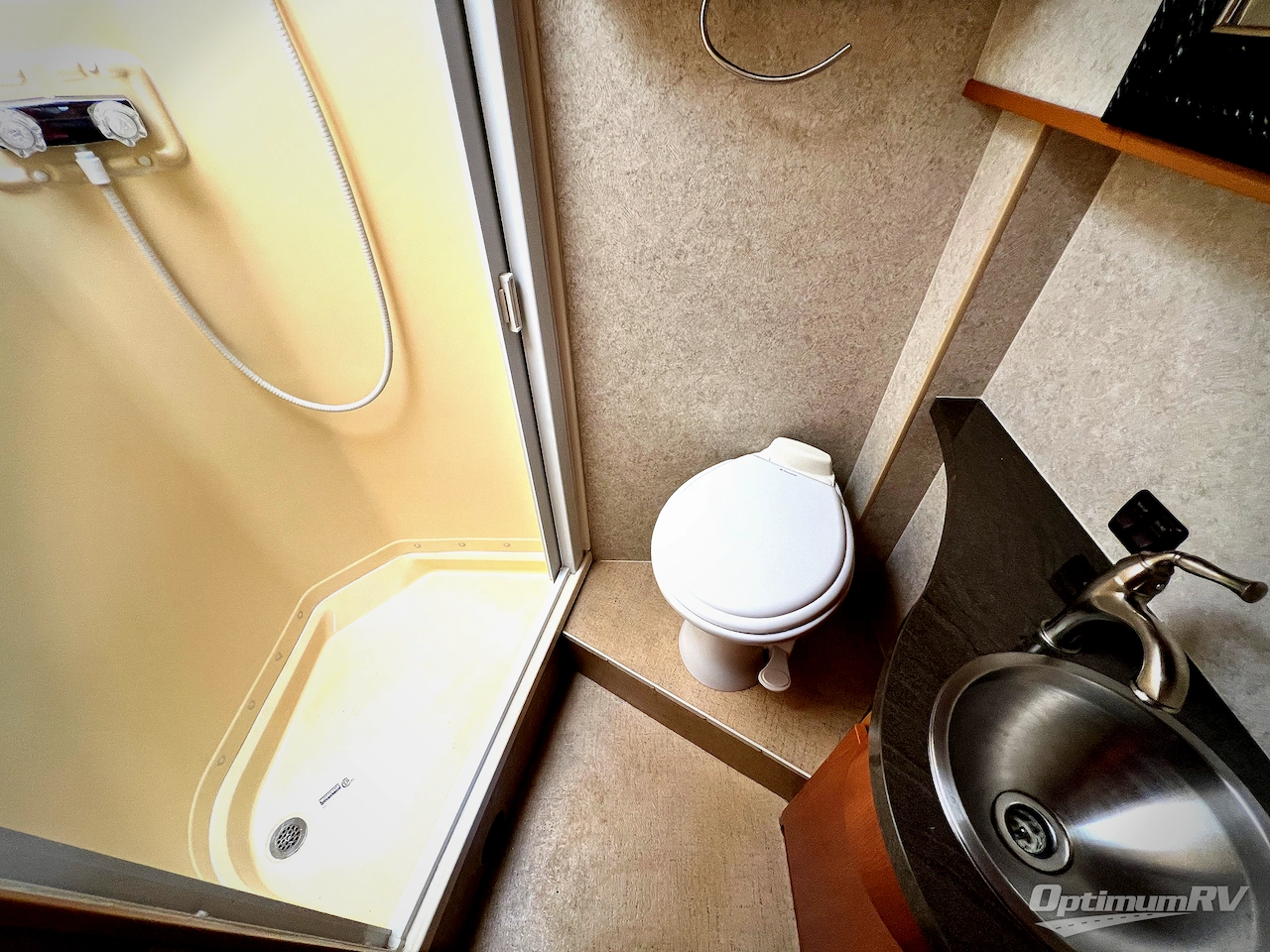 2010 Winnebago Via 25T Photo 19