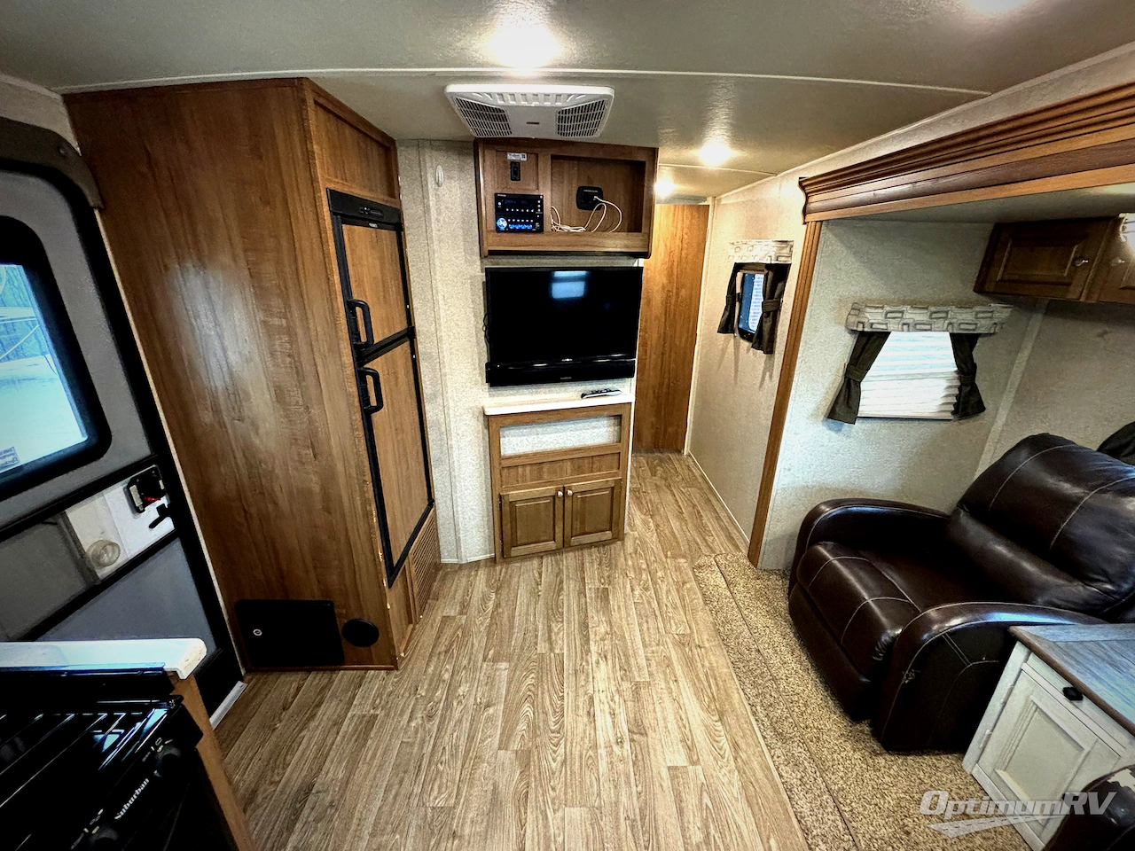 2018 Forest River Flagstaff Micro Lite 25FKS Photo 5