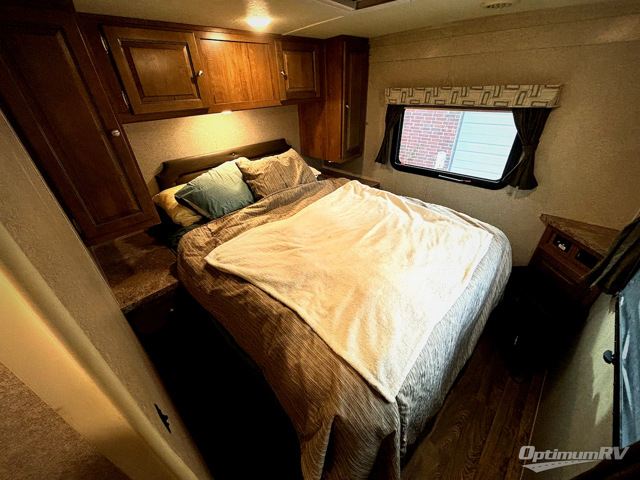 2018 Forest River Flagstaff Micro Lite 25FKS Photo 8