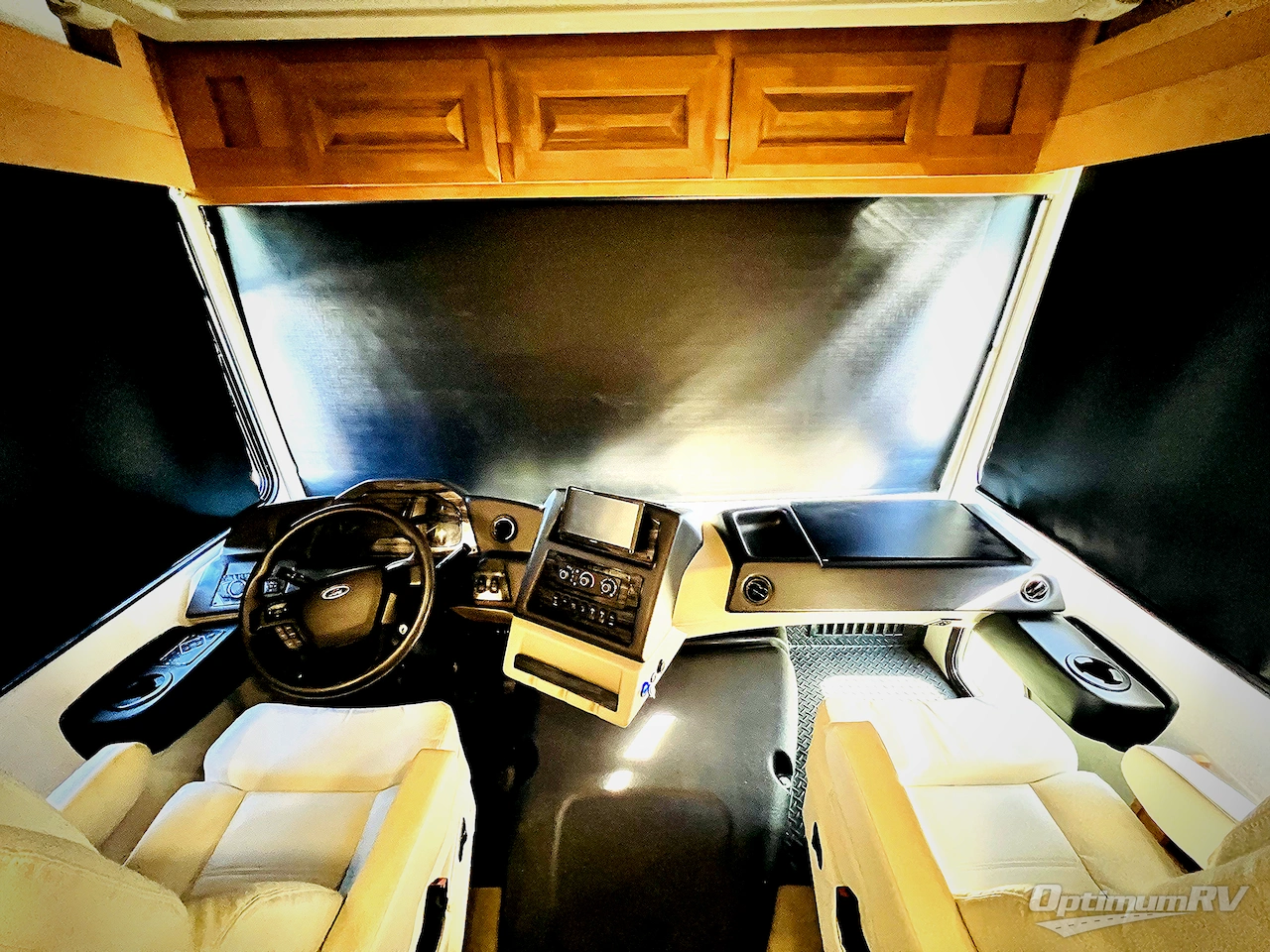 2023 Forest River Georgetown 7 Series 32J7 Photo 6