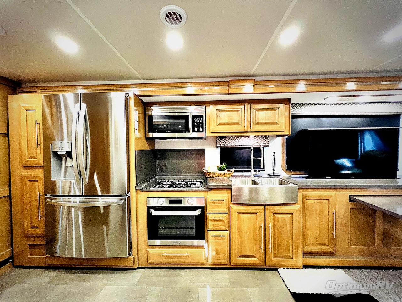 2023 Forest River Georgetown 7 Series 32J7 Photo 12