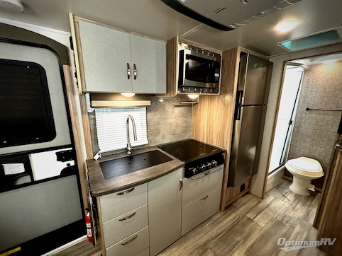 2022 Winnebago Towables Micro Minnie FLX 2108FBS RV Photo 3