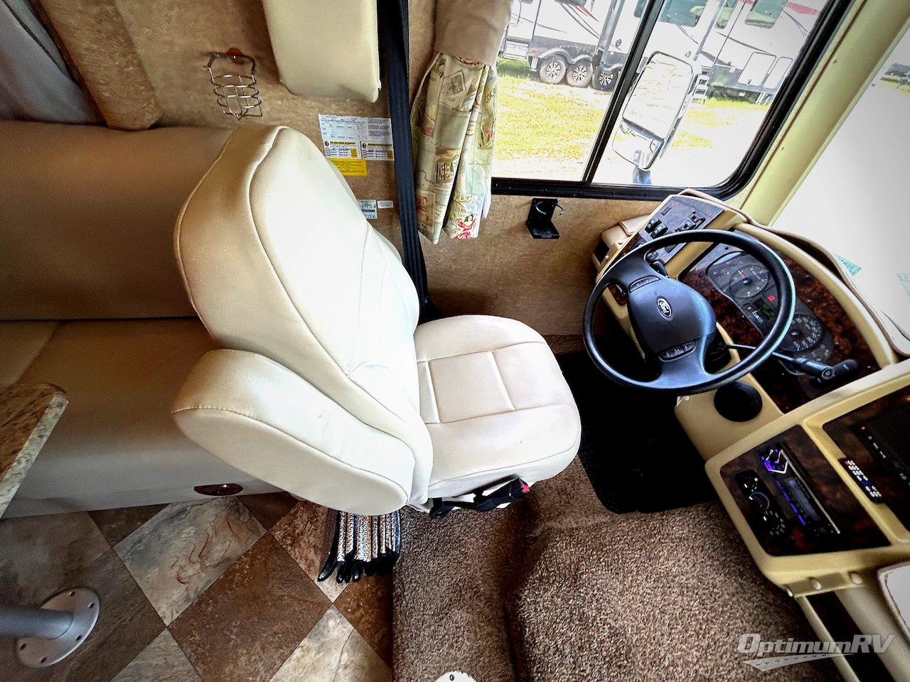 2014 Coachmen Pursuit 27 KB Photo 7