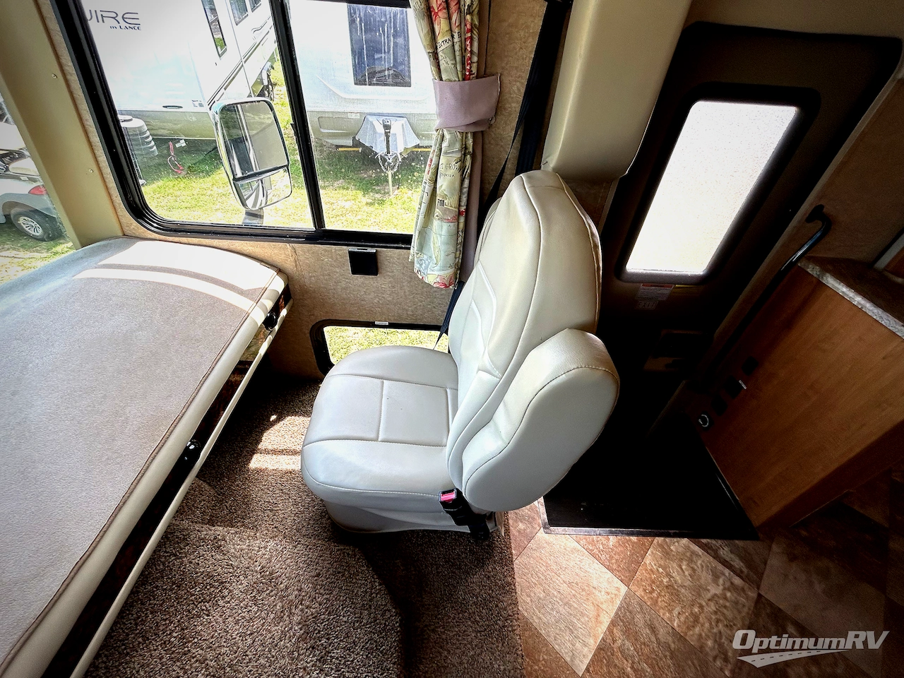 2014 Coachmen Pursuit 27 KB Photo 9