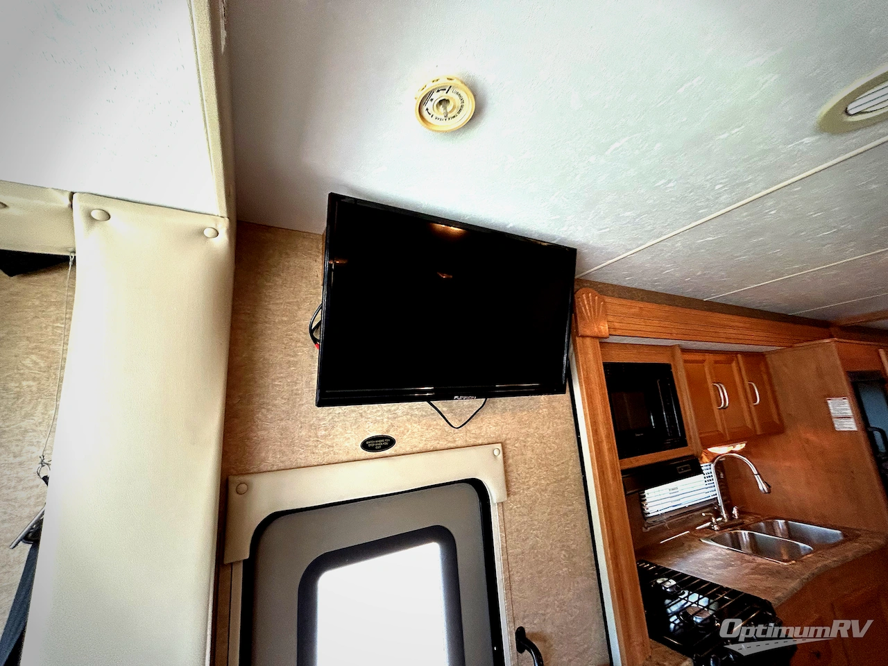 2014 Coachmen Pursuit 27 KB Photo 10