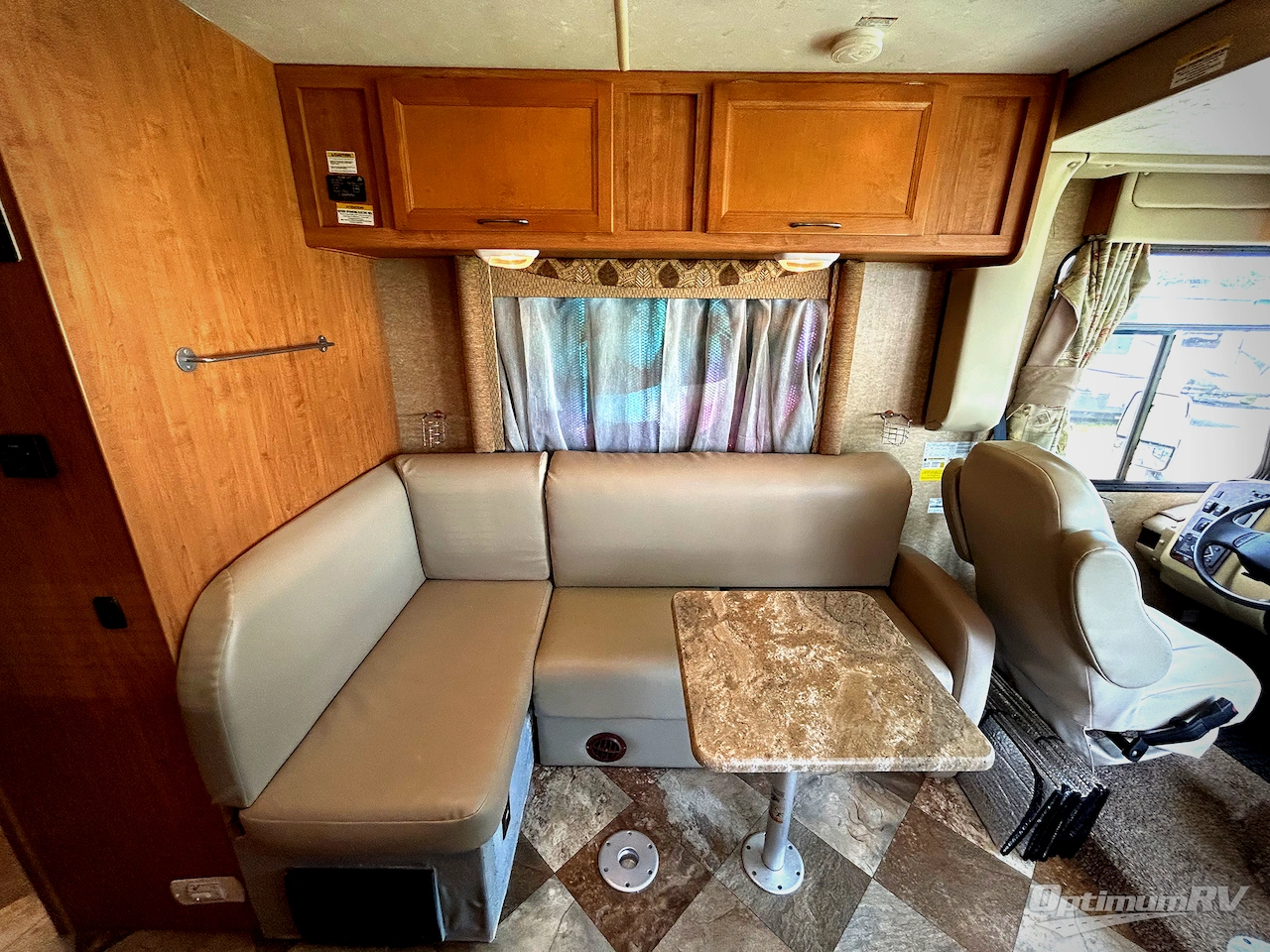 2014 Coachmen Pursuit 27 KB Photo 11