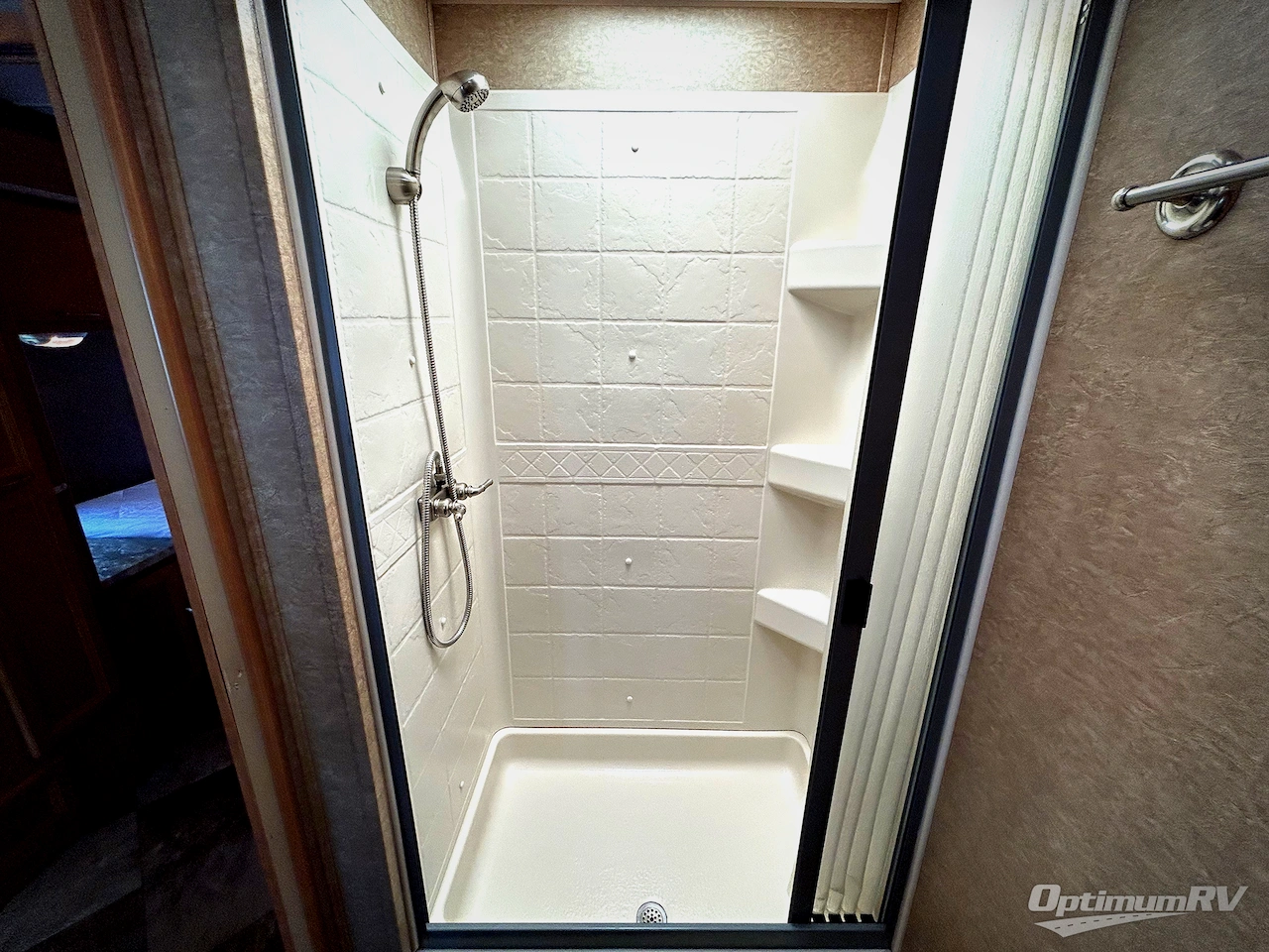 2014 Coachmen Pursuit 27 KB Photo 14