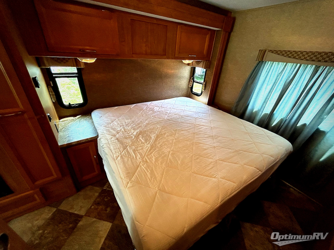 2014 Coachmen Pursuit 27 KB Photo 16