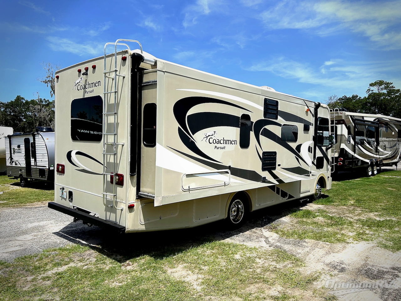 2014 Coachmen Pursuit 27 KB Photo 2