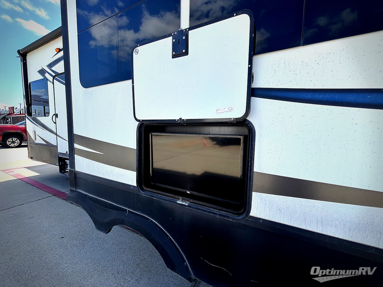 2016 Grand Design Momentum M-Class 388M Photo 3