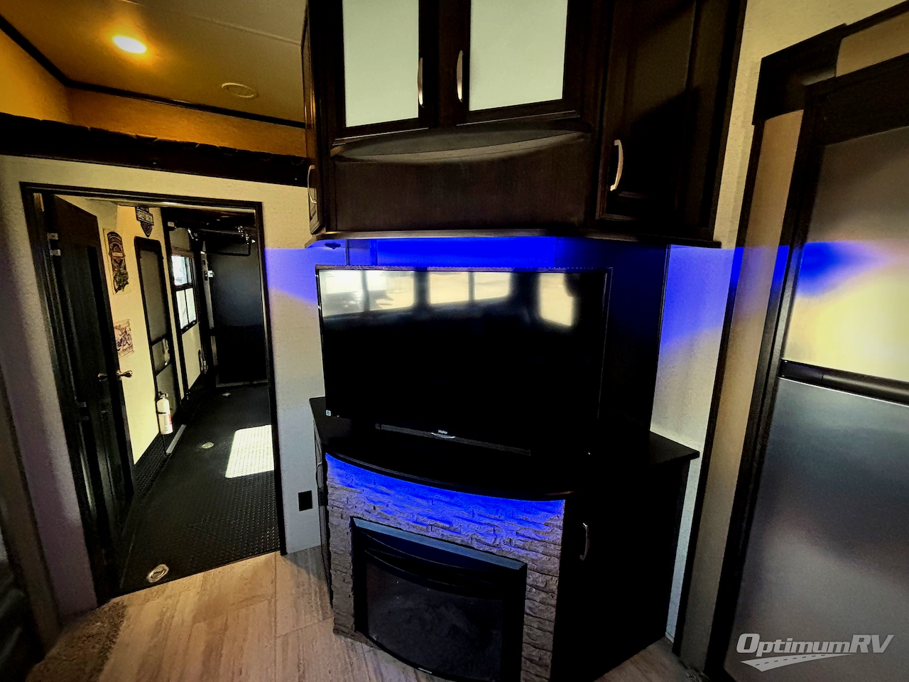 2016 Grand Design Momentum M-Class 388M Photo 8