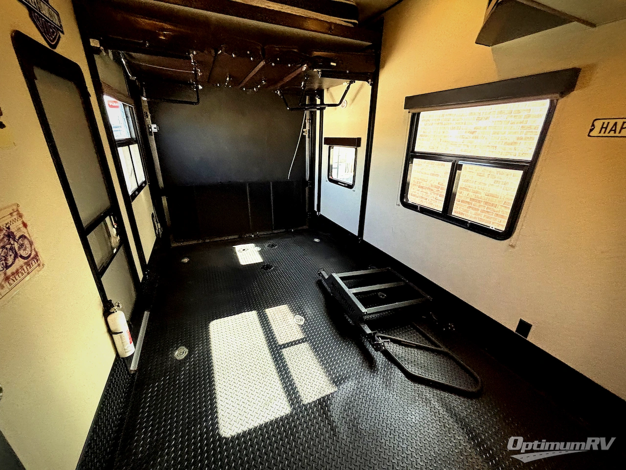 2016 Grand Design Momentum M-Class 388M Photo 9