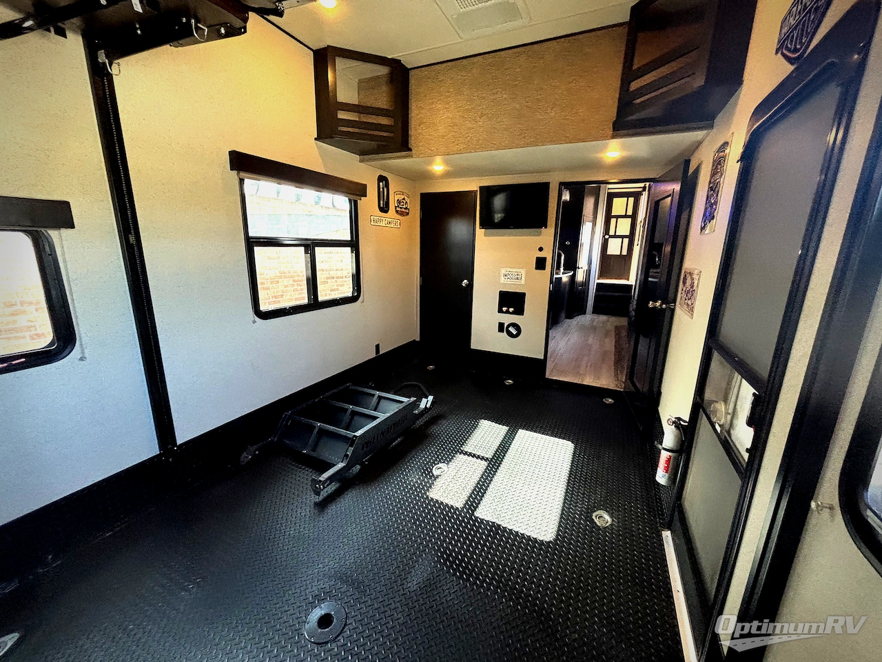 2016 Grand Design Momentum M-Class 388M Photo 10