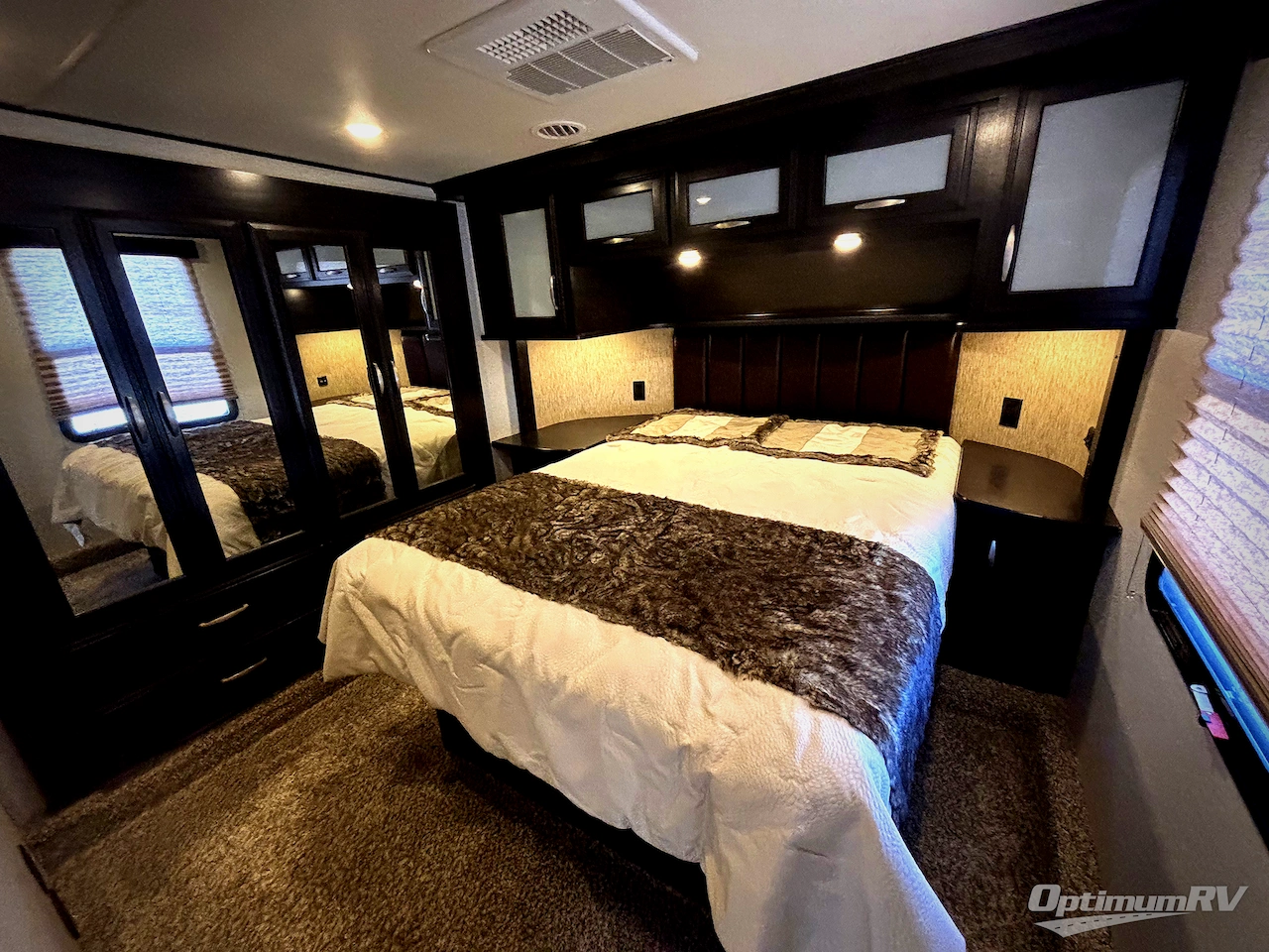 2016 Grand Design Momentum M-Class 388M Photo 13
