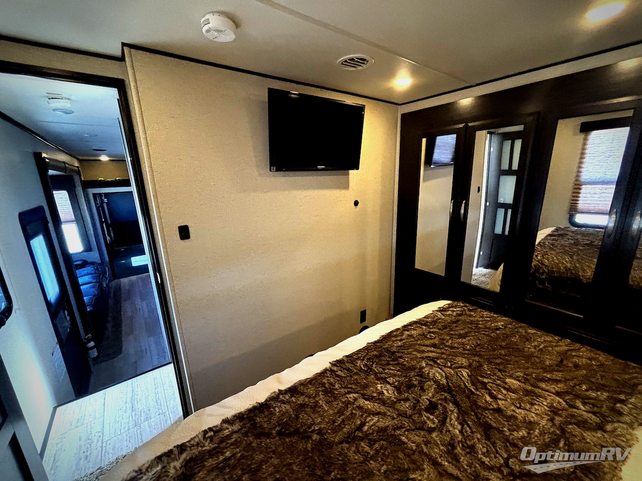 2016 Grand Design Momentum M-Class 388M Photo 14