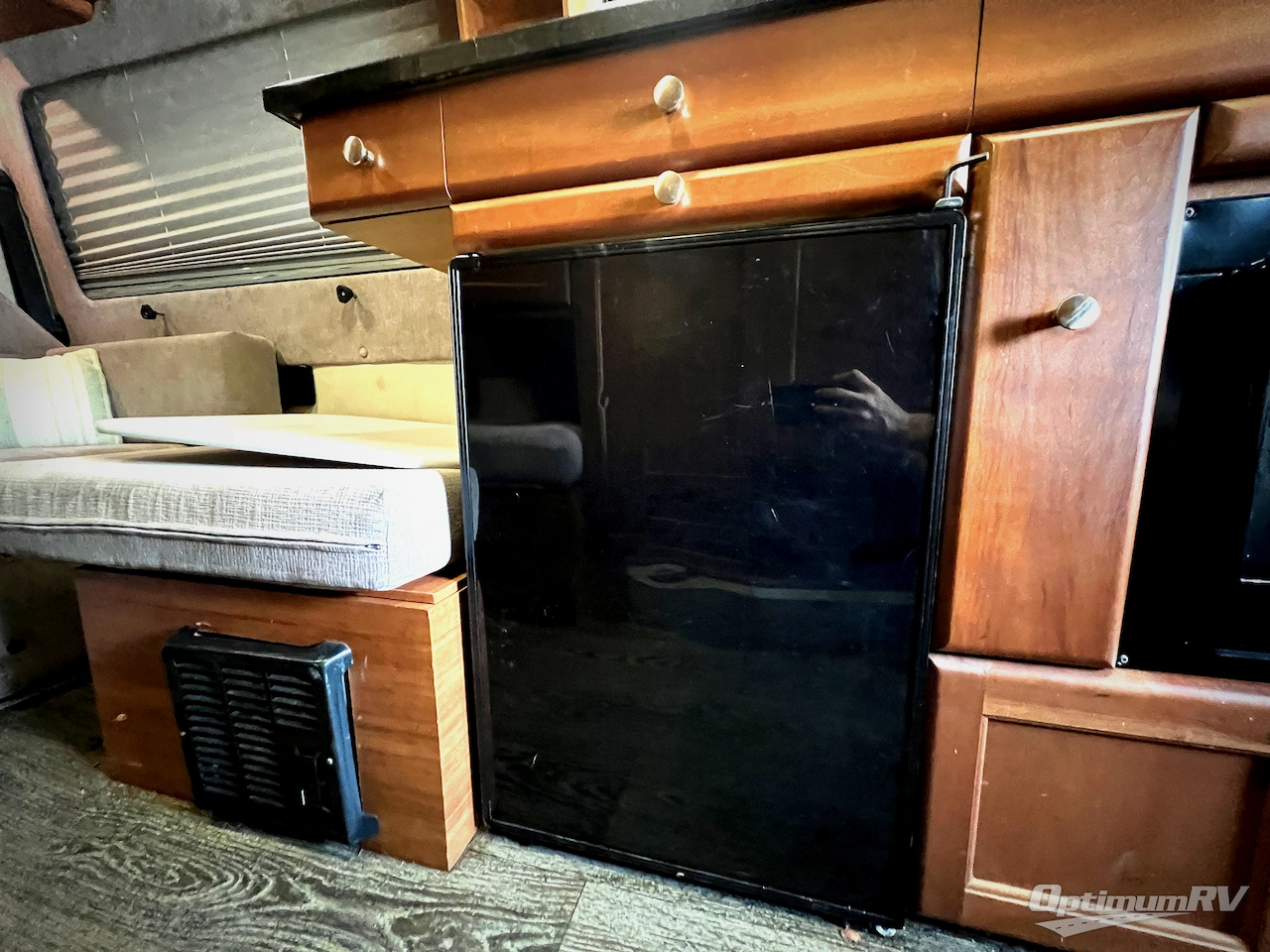 2014 Roadtrek Agile SS Photo 11