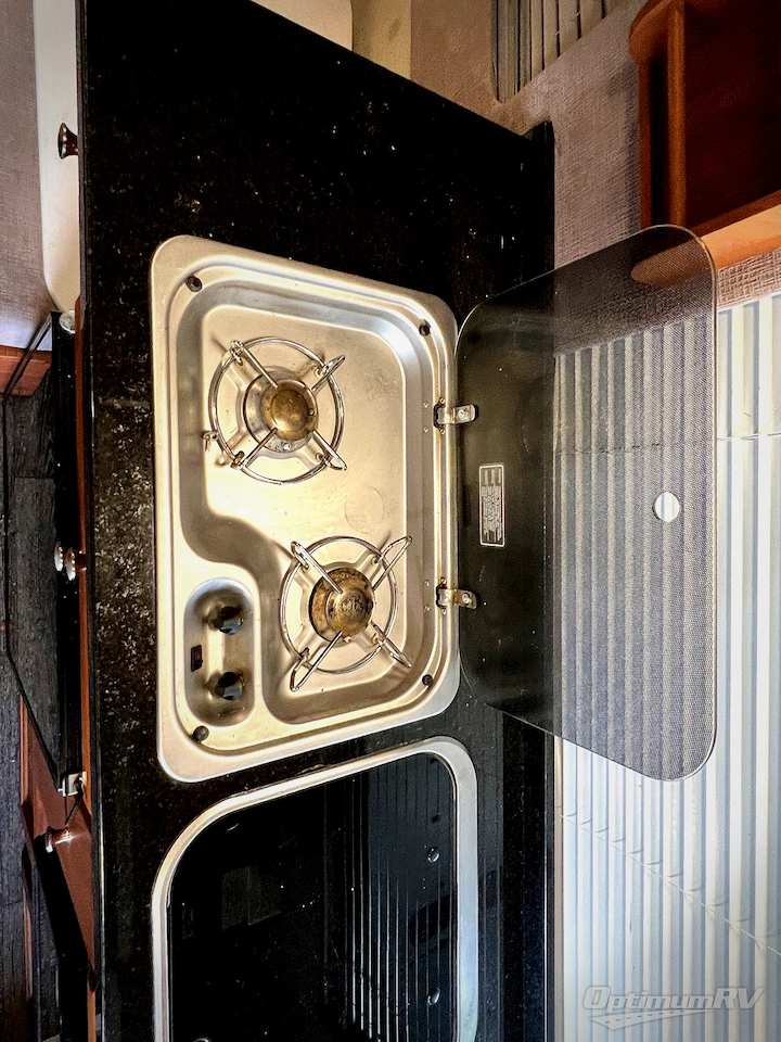 2014 Roadtrek Agile SS Photo 14