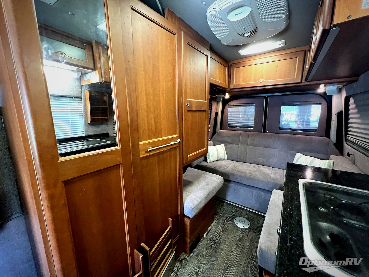 2014 Roadtrek Agile SS Photo 15