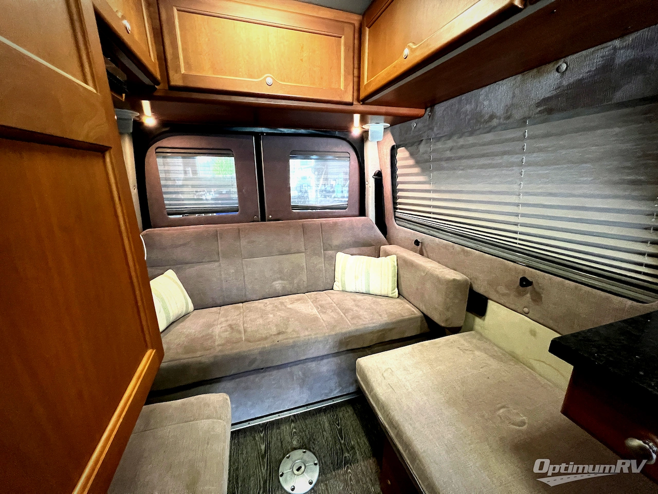 2014 Roadtrek Agile SS Photo 18