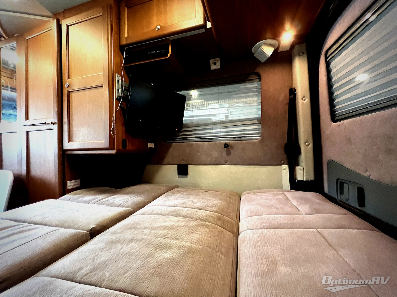 2014 Roadtrek Agile SS Photo 23