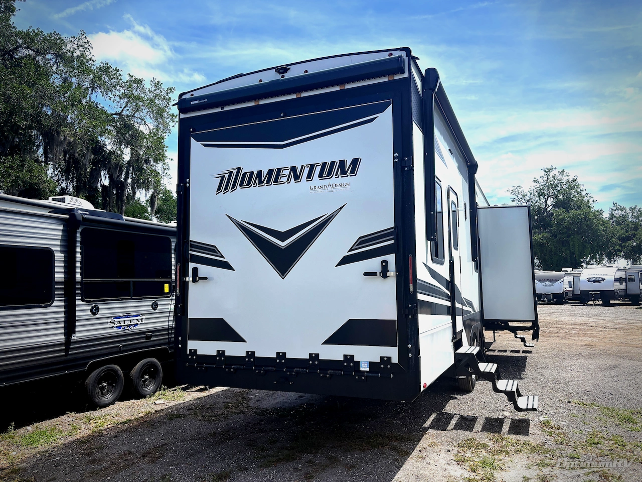 2024 Grand Design Momentum G-Class 415G Photo 2