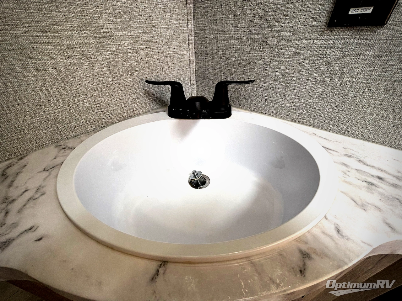 2024 Grand Design Momentum G-Class 415G Photo 8