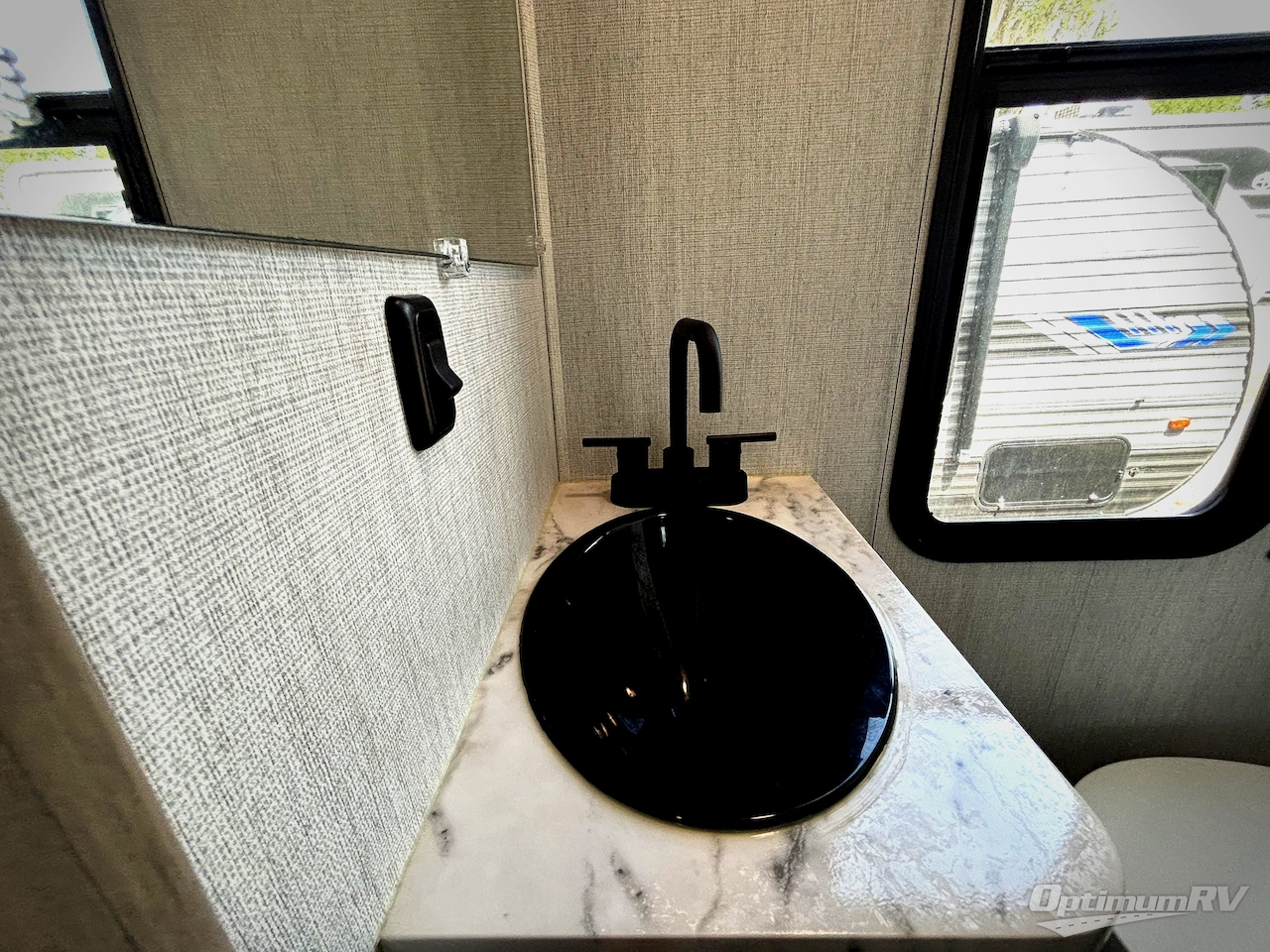 2024 Grand Design Momentum G-Class 415G Photo 17