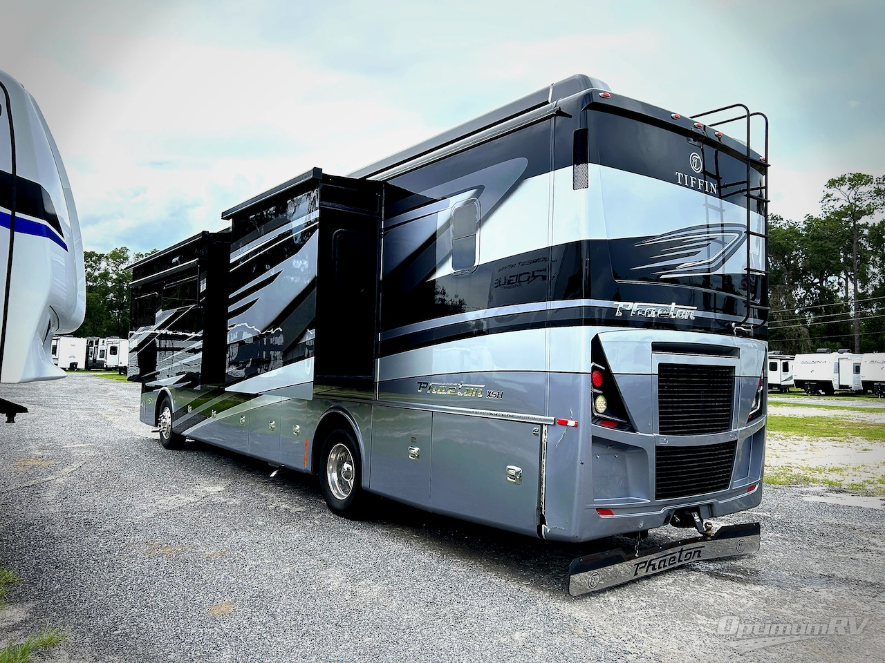 2021 Tiffin Phaeton 40IH Photo 3