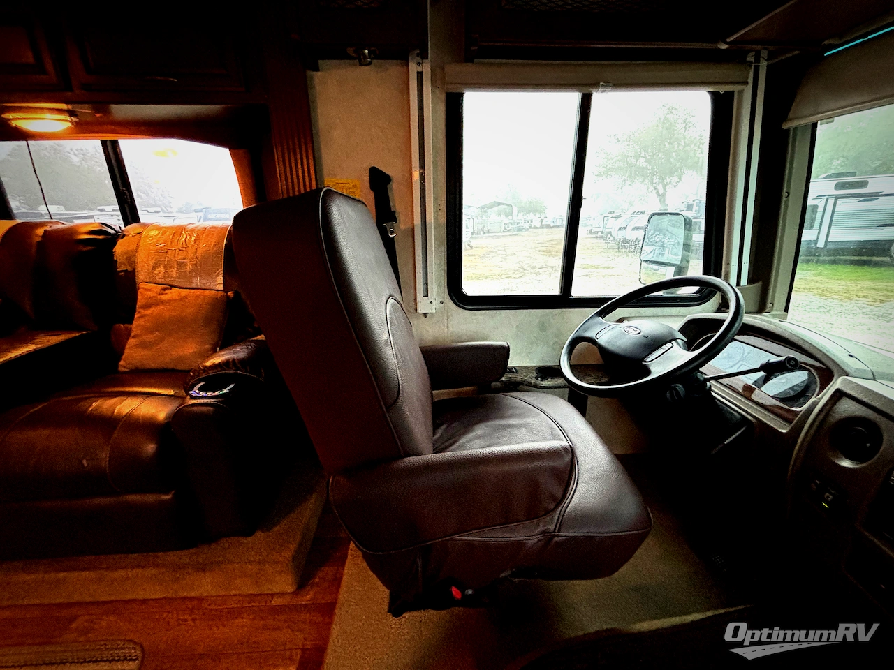 2012 Fleetwood Storm 30SA Photo 5