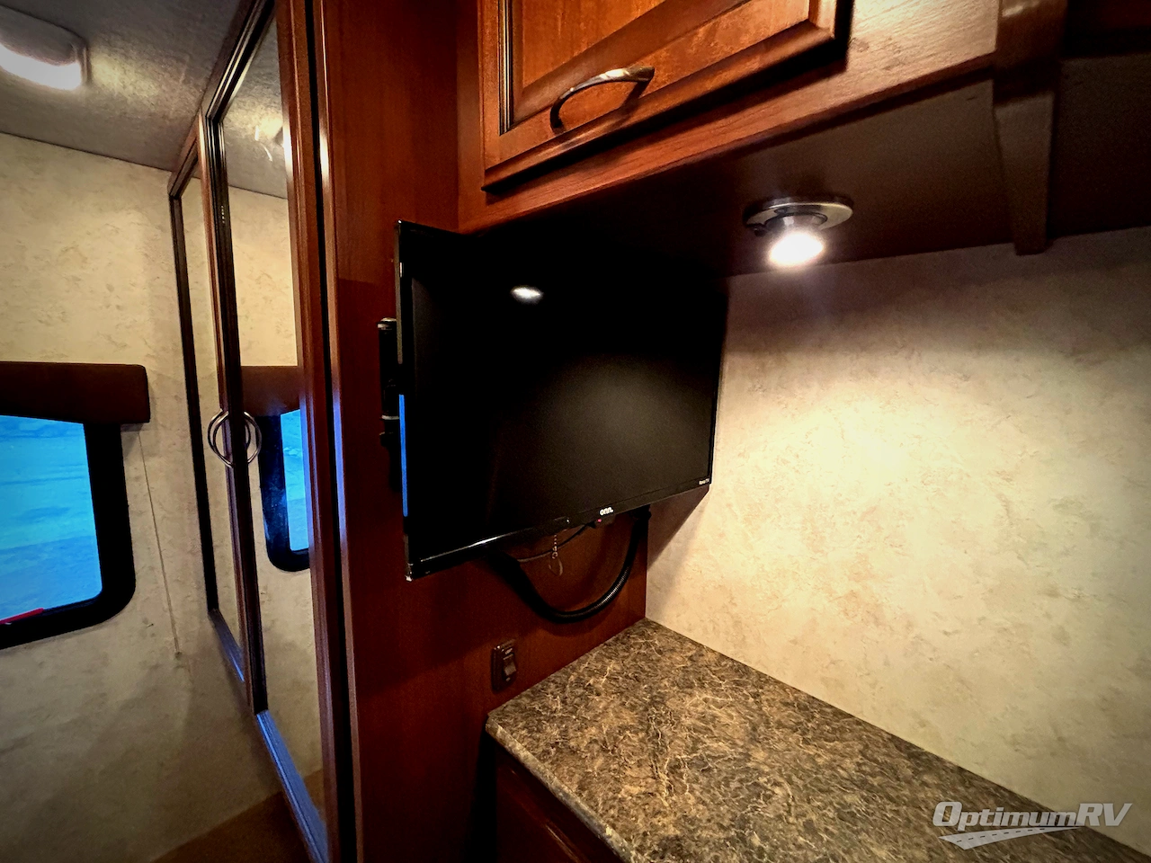 2012 Fleetwood Storm 30SA Photo 14