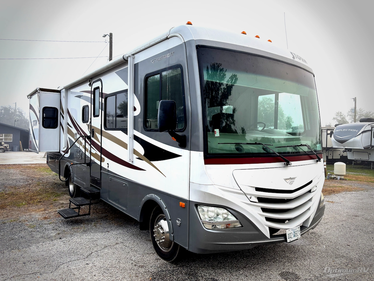 2012 Fleetwood Storm 30SA Photo 18