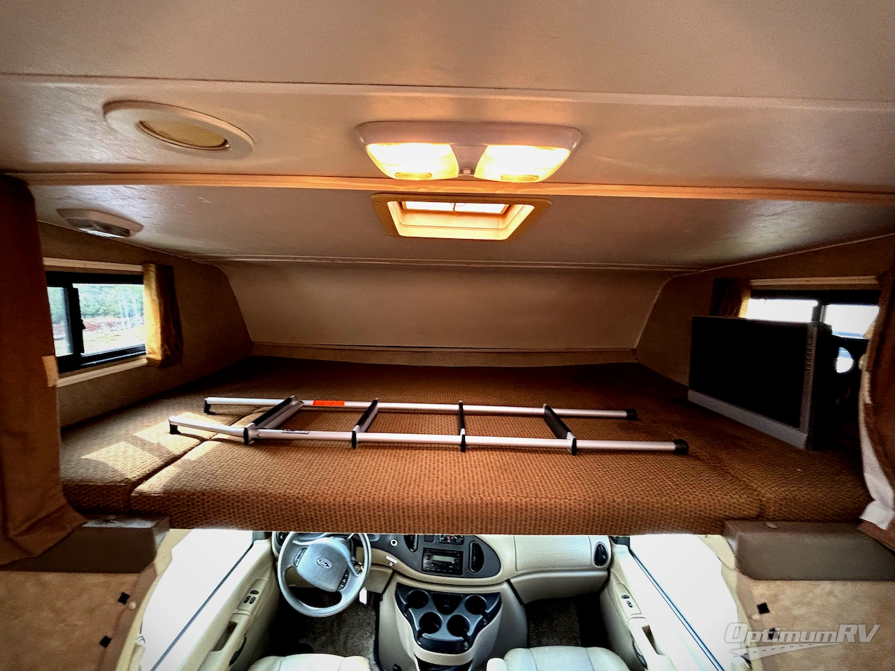 2009 Coachmen Freelander 3150SS Photo 10