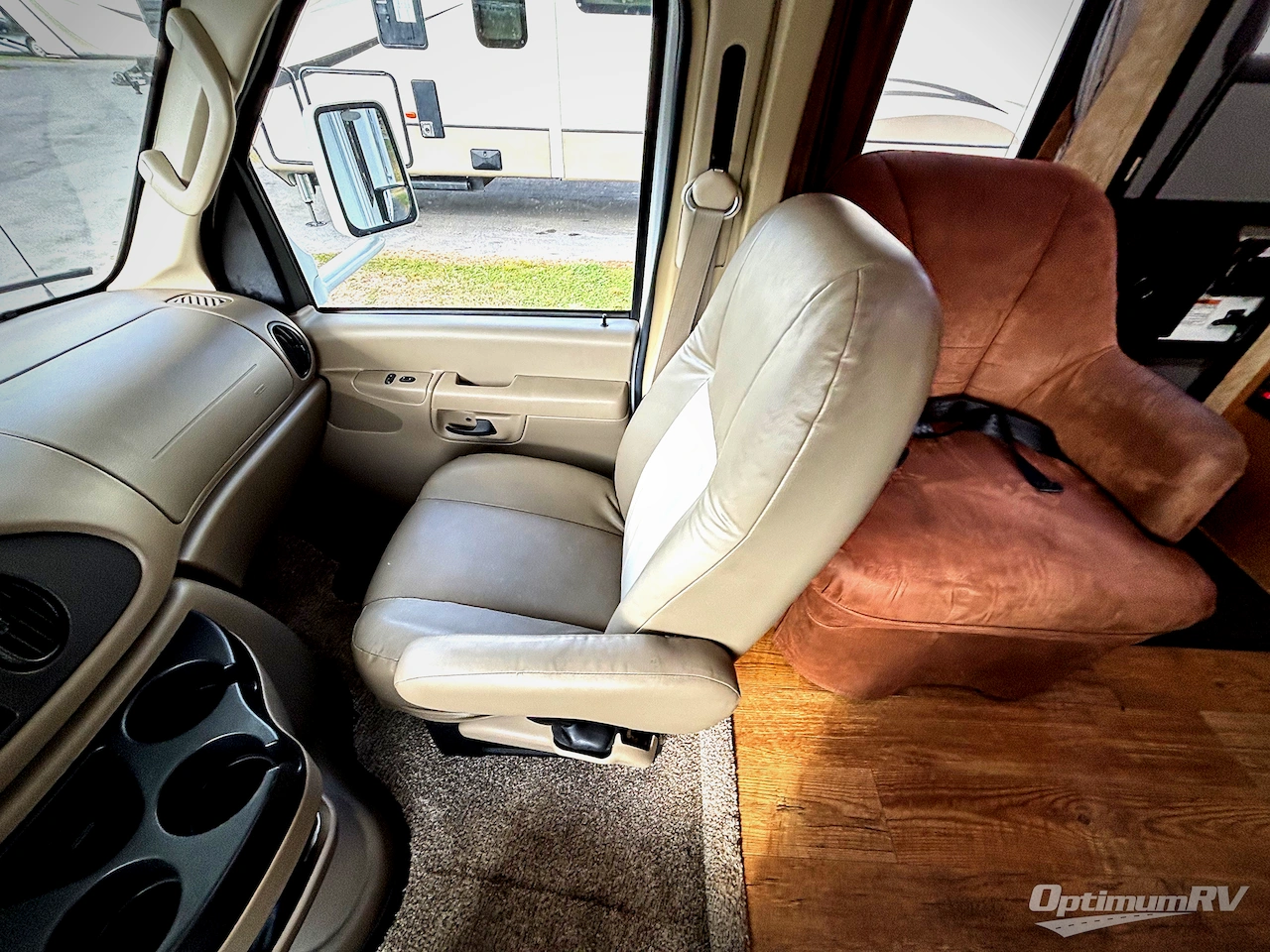 2009 Coachmen Freelander 3150SS Photo 8